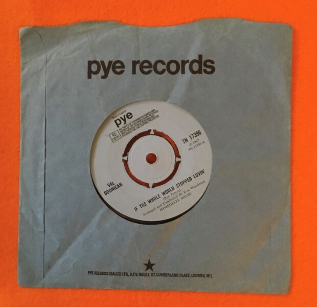 Val Doonican- If The Whole World Stopped Lovin- Pye Records 7" -1967