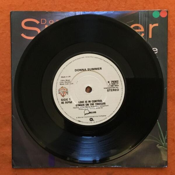 Donna Summer- Love Is In Control -Sometimes Like Butterflies- Warner Records 7" 1982 - Image 3